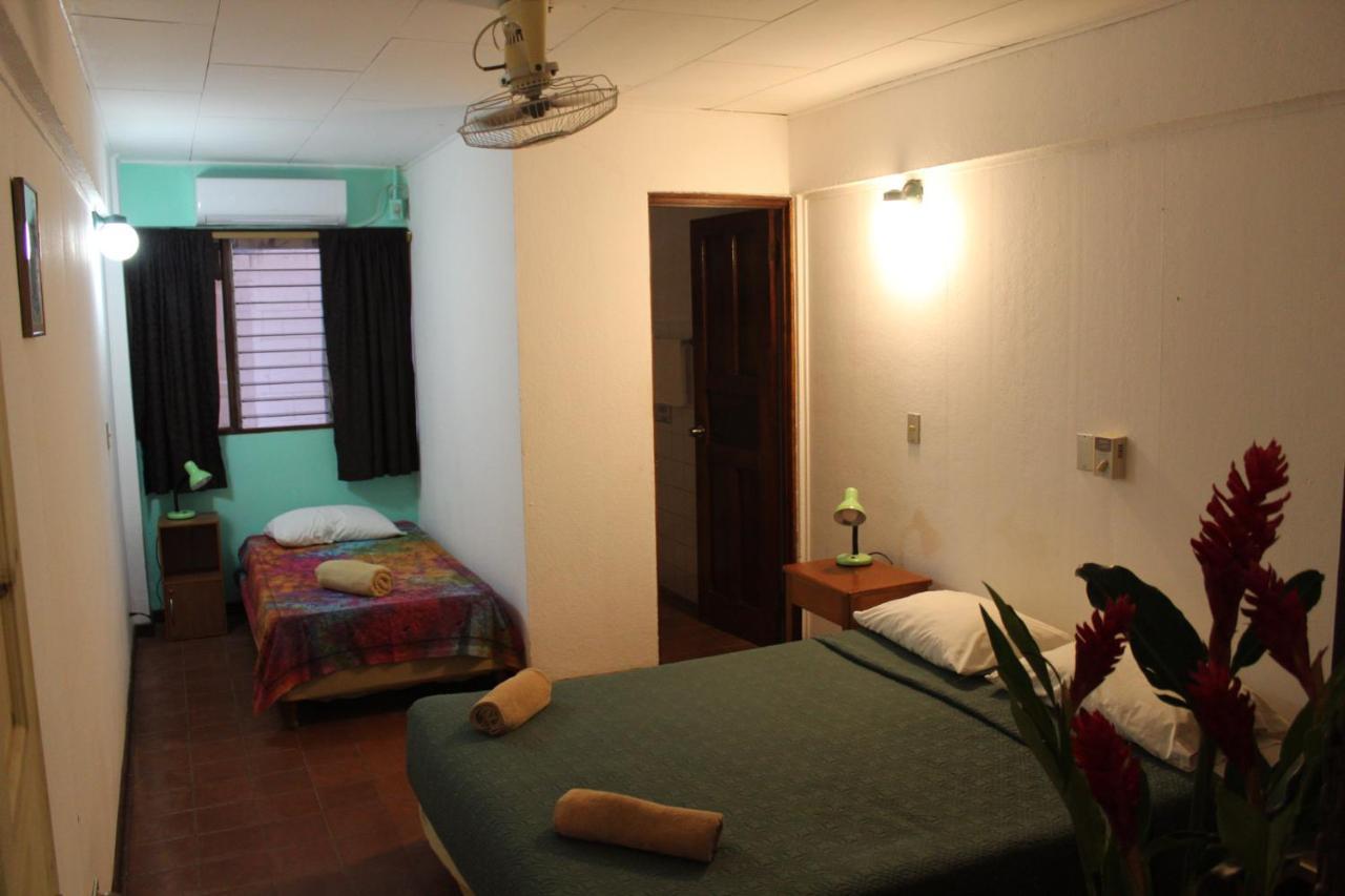 Hostel Tajalin Montezuma Exterior photo
